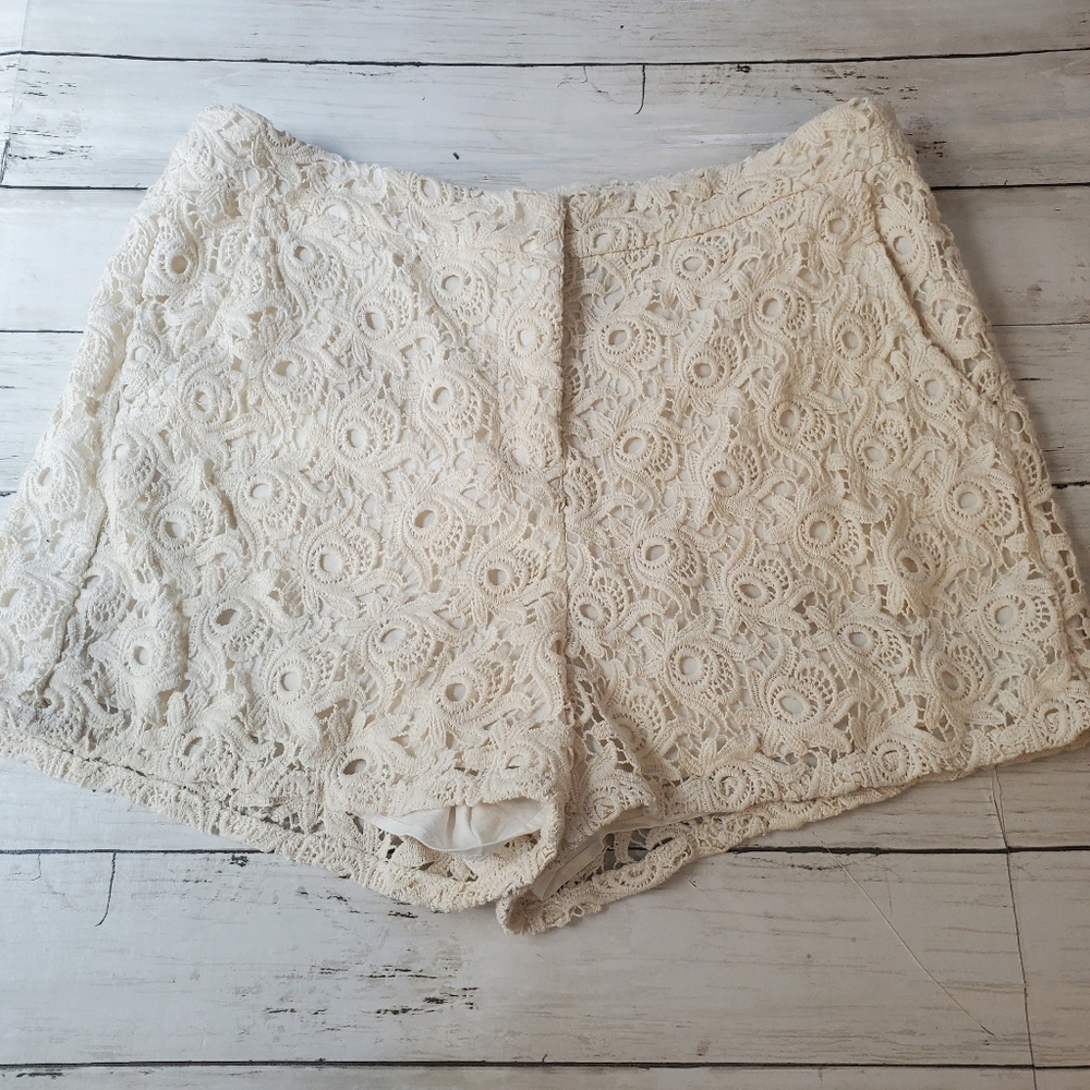 MM couture‎ lace eyelet cream shorts pockets size medium cottagecore vibes